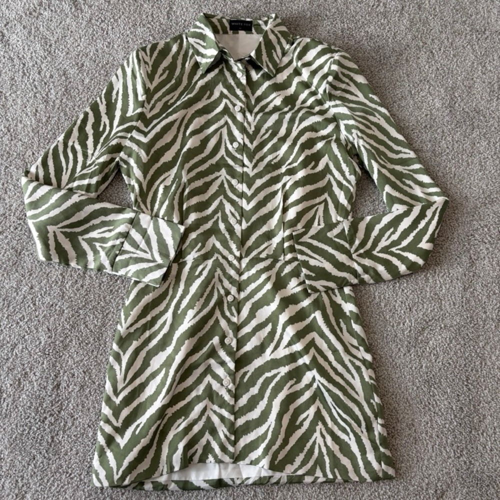 White Fox Shirt Dress Womens M Green Zebra Inspire Me Button‎ Front Chic Animal
